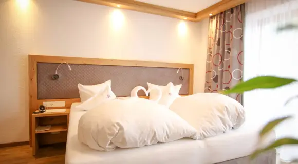 Renovated double 32 sqm with balcony for up to 3 ✓ shower ✓ Adler Wellness Nest ✓ Nauders ► Book!
