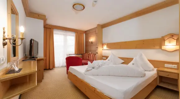 Tirol double for 2 ✓ balcony ✓ shower ✓ stone pine ✓ Adler Wellness Nest ✓ Nauders ► Book now!